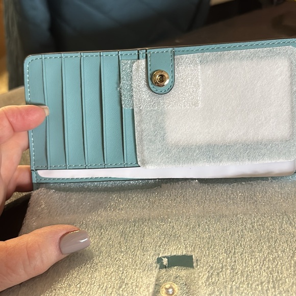 NWT Kate Spade wallet - Picture 4 of 5